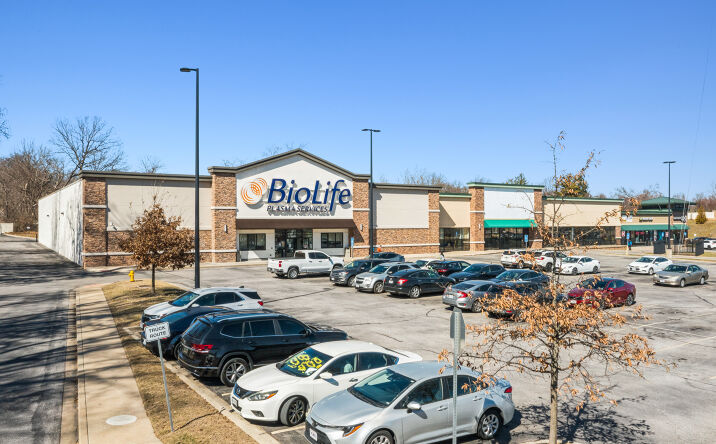 Pictures of Retail property located at 7531 Watson Rd, St. Louis, MO 63119 for sales - image #1