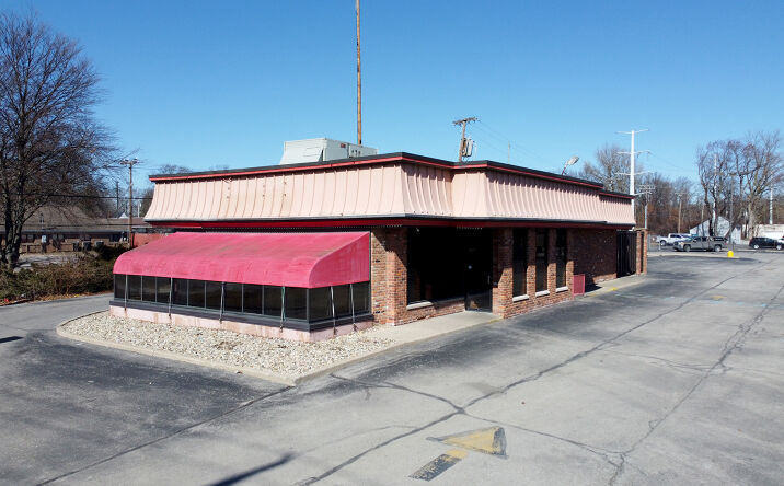 Pictures of Retail property located at 5560 Central Ave, Toledo, OH 43615 for sales - image #1