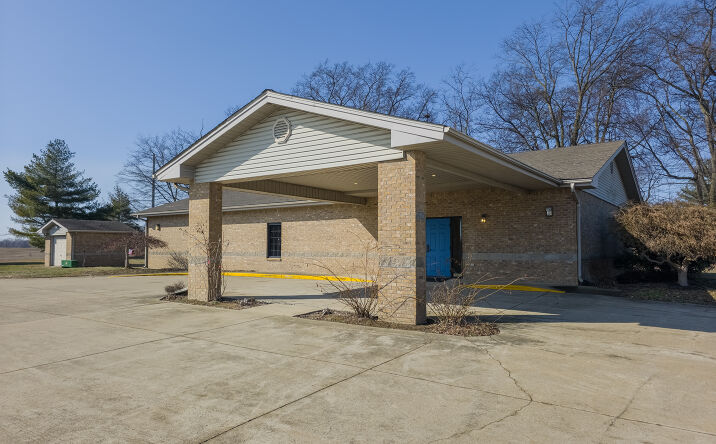 Pictures of Mixed Use, Office property located at 2103 W 9th St, Mount Carmel, IL 62863 for sales - image #1