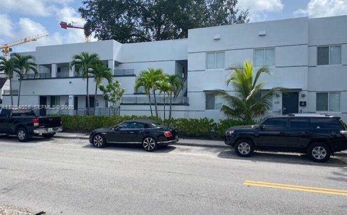 Pictures of Multifamily property located at 835 SW 8th Ave, Miami, FL 33130 for sales - image #1