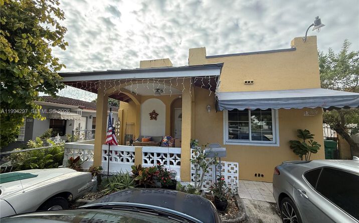 Pictures of Multifamily property located at 3674 SW 25th St, Miami, FL 33133 for sales - image #1