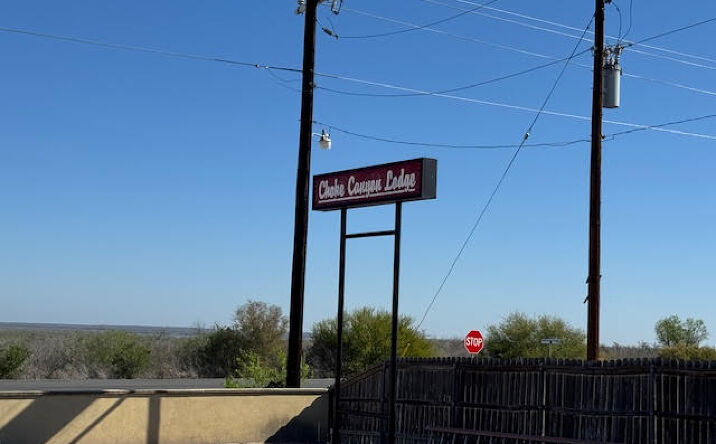 Pictures of Hospitality, Special Purpose, Multifamily property located at 141 Jeff St, Three Rivers, TX 78071 for sales - image #1