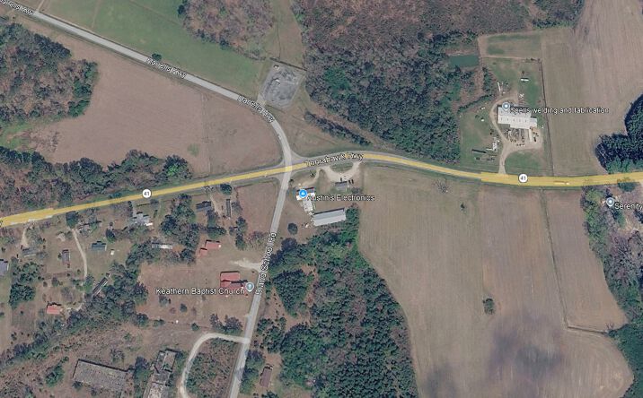 Pictures of Land property located at 1353 Tomahawk Hwy, Harrells, NC 28444 for sales - image #1