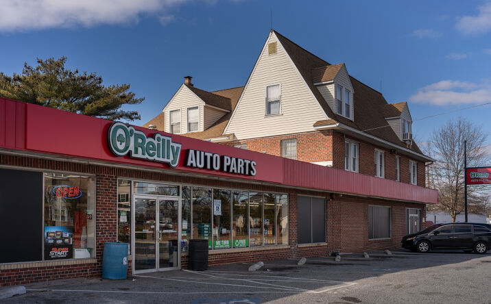 Pictures of Retail property located at 6 Back River Neck Rd, Essex, MD 21221 for sales - image #1