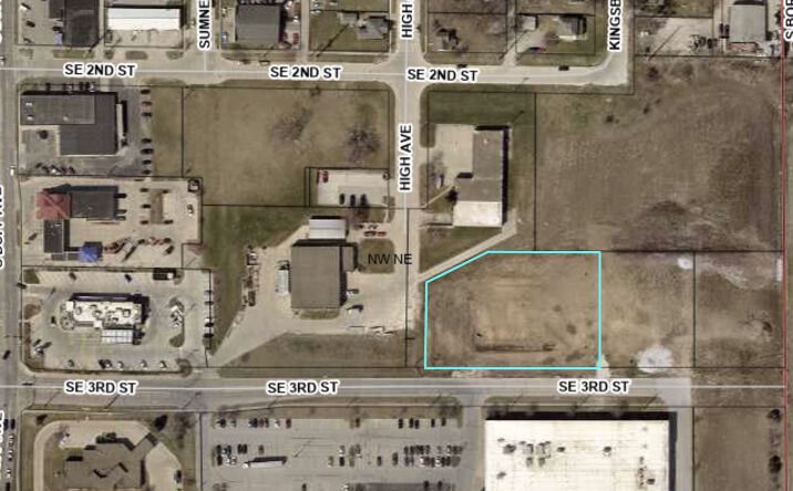 Pictures of Land property located at 313 SE 3rd St, Ames, IA 50010 for sales - image #1