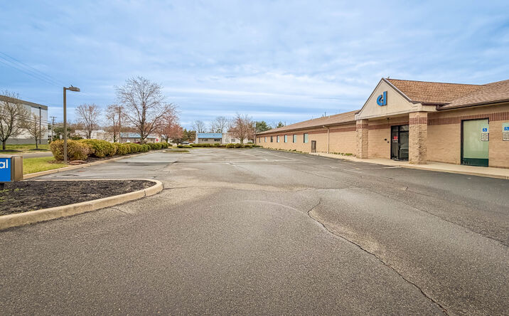 Pictures of Office, Mixed Use property located at 155 Bradford Dr, Berlin Township, NJ 08091 for sales - image #1