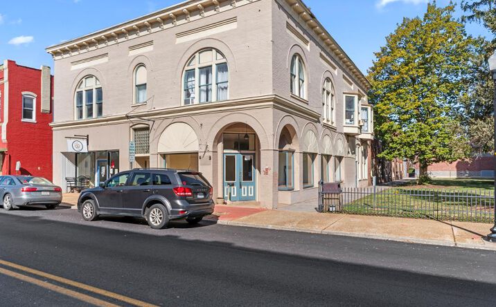 Pictures of Office, Retail, Industrial property located at 74 W Court Square, Pulaski, VA 24301 for sales - image #1