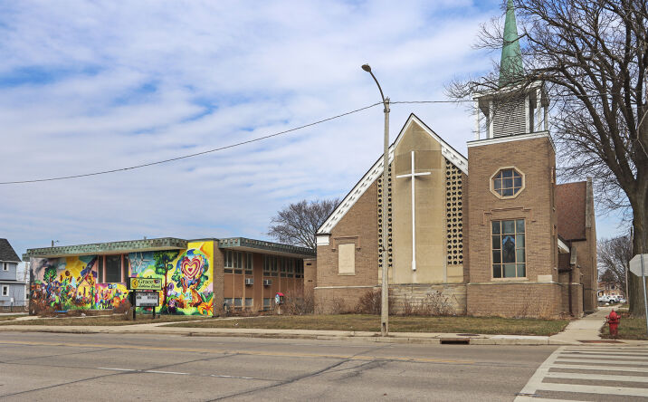 image of property at 2006 60TH ST Kenosha WI 53140-3843