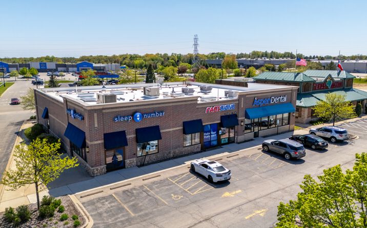 Pictures of Retail property located at 7310 Walton St, Rockford, IL 61108 for sales - image #1