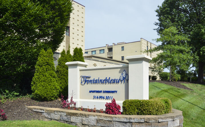 Pictures of Multifamily property located at 1001 N McKnight Rd, St. Louis, MO 63132 for sales - image #1