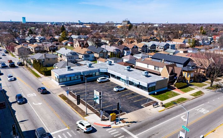 Pictures of Office, Retail property located at 2550 S Oak Park Ave, Berwyn, IL 60402 for sales - image #1