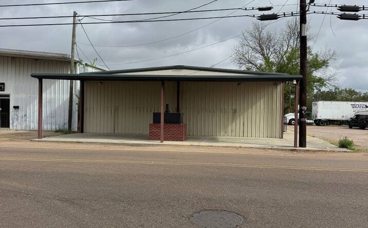 Pictures of Office property located at 1521 Carrollton Avenue, Greenwood, MS 38930 for sales - image #1