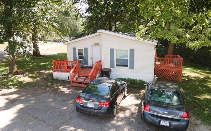 Pictures of Mobile Home Park property located at 1100 W Locust St, Canton, IL 61520 for sales - image #1
