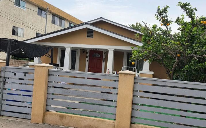 Pictures of Multifamily property located at 551 W 14th, San Pedro, CA 90731 for sales - image #1