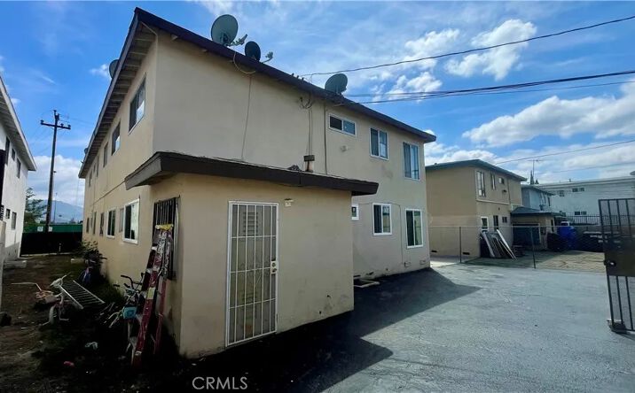 Pictures of Multifamily property located at 7245 Bakman, Sun Valley, CA 91352 for sales - image #1