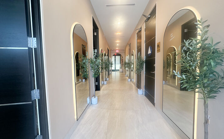Pictures of Office property located at 7225 Melrose Ave, Los Angeles, CA 90046 for sales - image #1