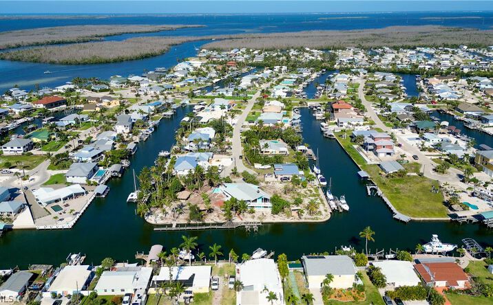 Pictures of Land property located at 3544 Emerald Ave, Saint James City, FL 33956 for sales - image #1