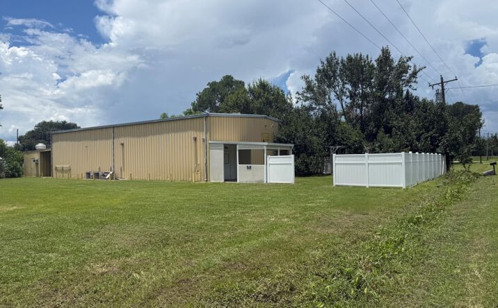 Pictures of Retail property located at 303 Fernway Ln, Duson, LA 70529 for sales - image #1