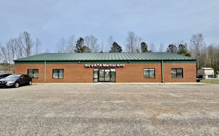 Pictures of Mixed Use, Office, Retail property located at 100 Commercial Dr, Atoka, TN 38004 for sales - image #1