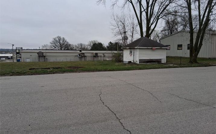 Pictures of Land property located at 1402 E 9th Street, Trenton, MO 64683 for sales - image #1