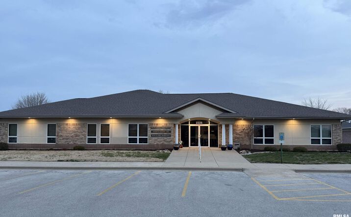 Pictures of Office property located at 2325 W WHITE OAKS Drive #Suite B, Springfield, IL 62711-7420 for sales - image #1
