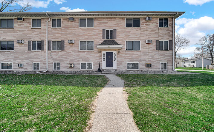 Pictures of Multifamily property located at 1623 Portage Avenue, Chesterton, IN 46304 for sales - image #1