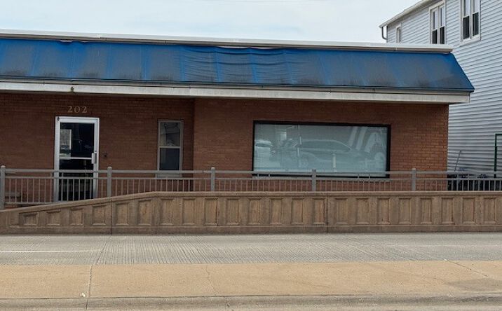 Pictures of Retail property located at 202 S Bridge Street, Yorkville, IL 60560 for sales - image #1