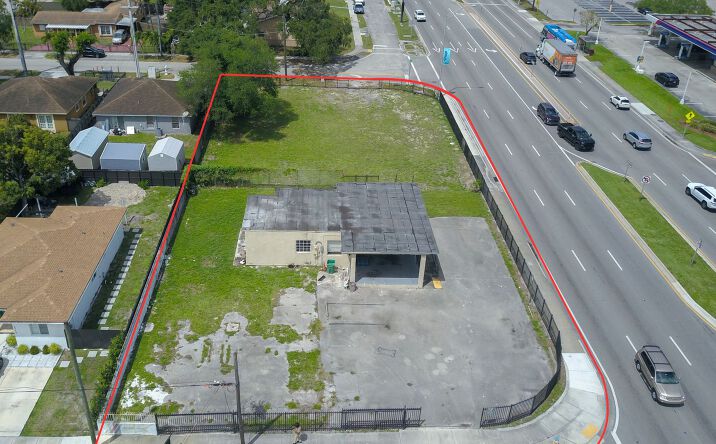 Pictures of Retail property located at 17010 NW 27th Ave, Miami Gardens, FL 33056 for sales - image #1