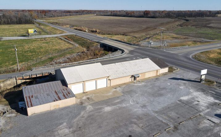 Pictures of Office, Retail property located at 1421 N MAIN Street, Harrisburg, IL 62946 for sales - image #1