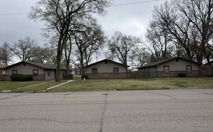 Pictures of Multifamily property located at 1213-1215 Yuma St, Manhattan, KS 66502 for sales - image #1