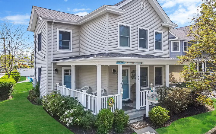 Pictures of Multifamily property located at 401 Wiggins St, Greenport, NY 11944 for sales - image #1