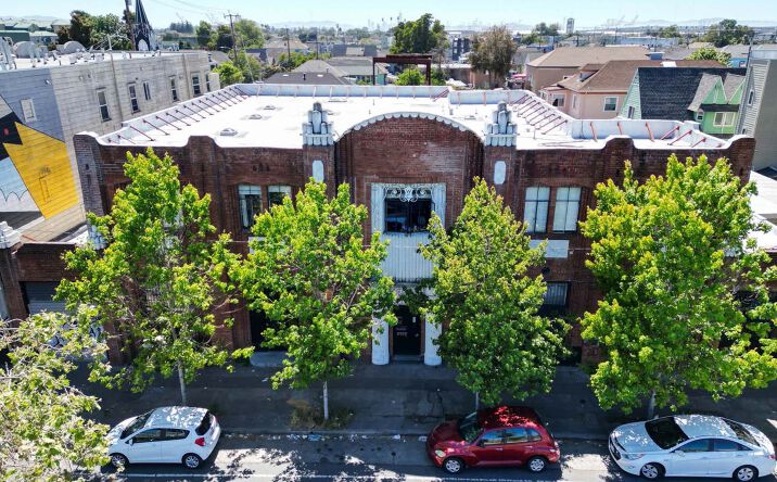 Pictures of Industrial property located at 2521 San Pablo Ave, Oakland, CA 94612 for sales - image #1