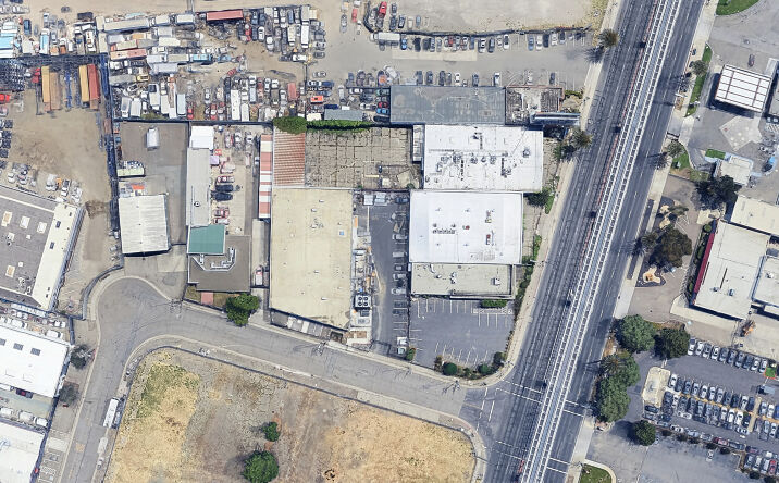 Pictures of Industrial property located at 290 Hegenberger Rd, Oakland, CA 94621 for sales - image #1