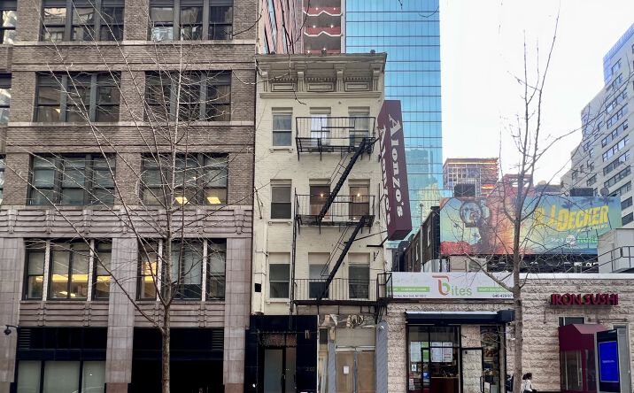 Pictures of Hospitality, Mixed Use, Multifamily, Office, Retail property located at 302 E 45th St, New York, NY 10017 for sales - image #1
