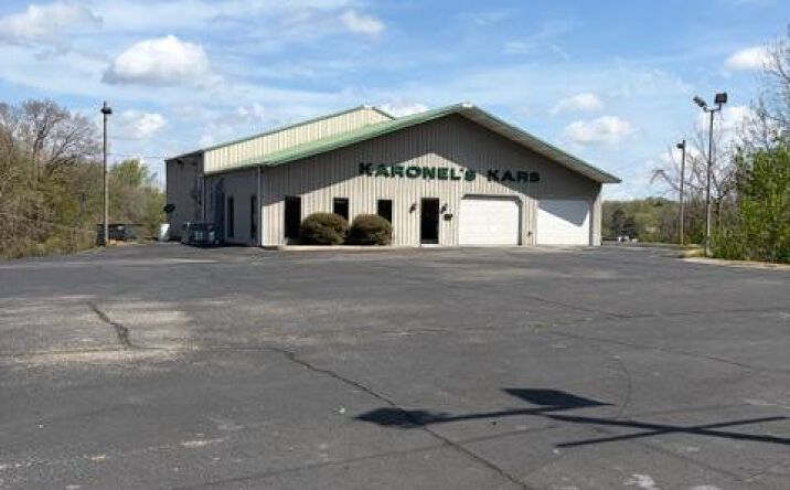 Pictures of Office, Retail property located at 318 East Wood St, Paris, TN 38242 for sales - image #1