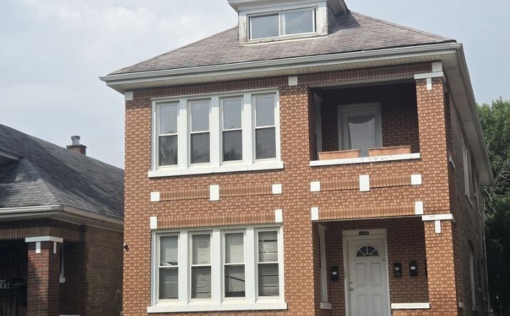 Pictures of Multifamily property located at 6928 S Maplewood Avenue, Chicago, IL 60629 for sales - image #1