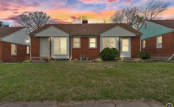 Pictures of Multifamily property located at 1519 SW Lincoln ST, Topeka, KS 66604 for sales - image #1