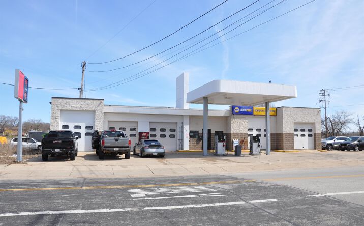 Pictures of Retail, Industrial property located at 1021 S 3rd, Watertown, WI 53094 for sales - image #1