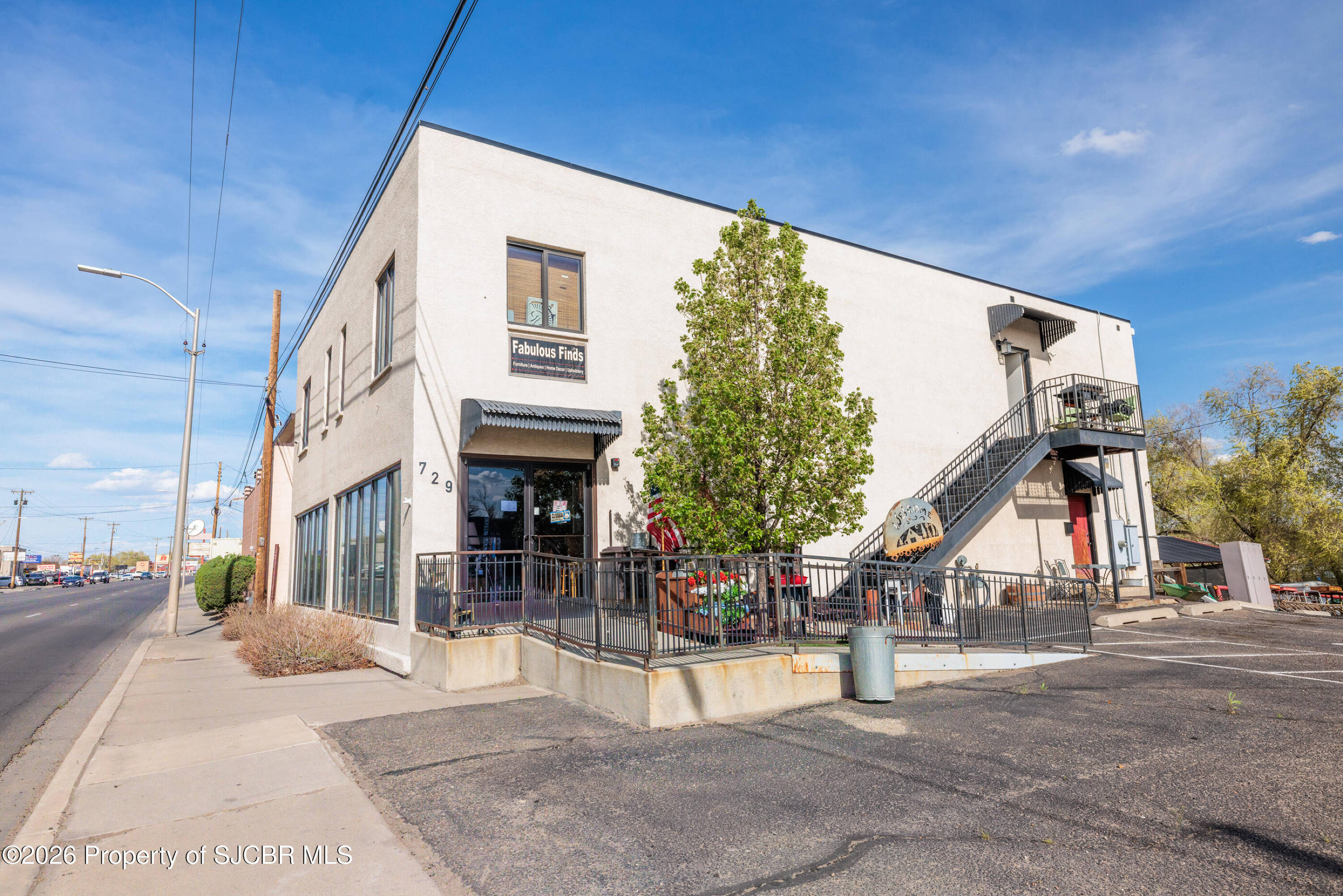 729 E Main St, Farmington, NM 87401