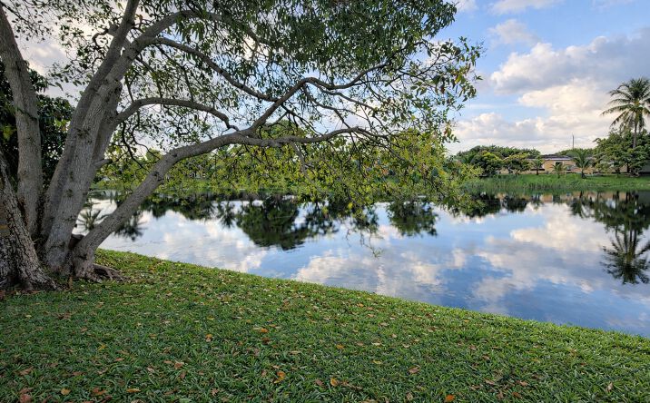 Pictures of Senior Living property located at 3700 NW 27th St, Lauderdale Lakes, FL 33311 for sales - image #1