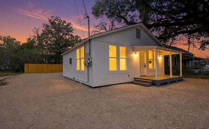 Pictures of Office property located at 1410 Fannin St, Columbus, TX 78934 for sales - image #1