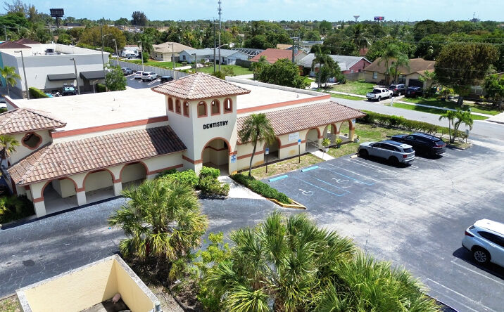 Pictures of Office property located at 650 W Boynton Beach Blvd, Boynton Beach, FL 33426 for sales - image #1