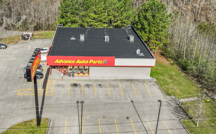 Pictures of Retail property located at 909 Broadway St, Beattyville, KY 41311 for sales - image #1