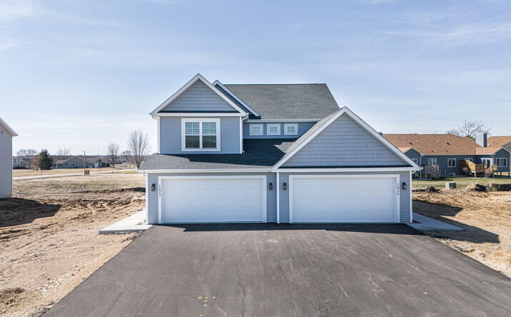 Pictures of Multifamily property located at 1822-1824 W. Kyle Circle, Beloit, WI 53511 for sales - image #1