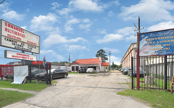 Pictures of Mixed Use, Office, Retail property located at 1710 Cypress Creek Pkwy, Houston, TX 77090 for sales - image #1