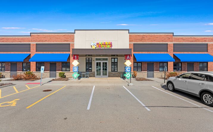 Pictures of Retail property located at 343 W Dundee Rd, Wheeling, IL 60090 for sales - image #1