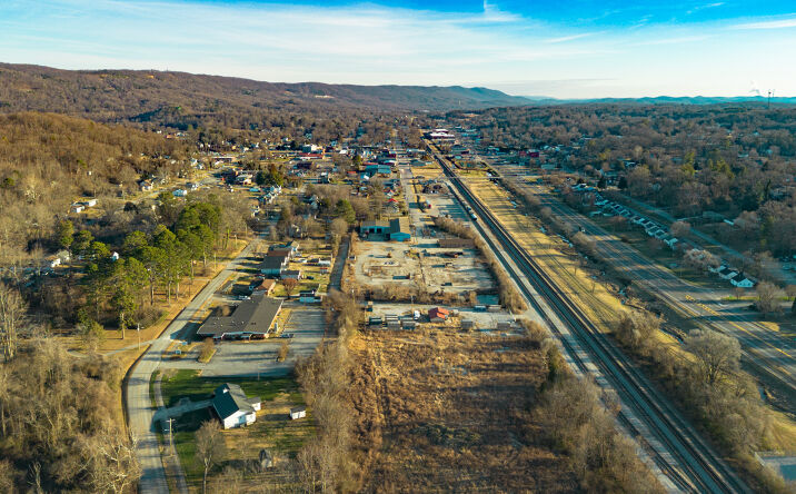 Pictures of Mixed Use, Office property located at 450 S Chamberlain Ave, Rockwood, TN 37854 for sales - image #1