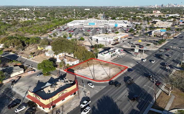 Pictures of Land property located at 984 Bandera Rd, San Antonio, TX 78228 for sales - image #1