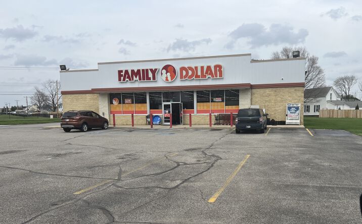 Pictures of Retail property located at 435 E Center St, Bourbon, IN 46504 for sales - image #1