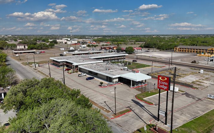 Pictures of Hospitality property located at 221 US-77, Kingsville, TX 78363 for sales - image #1